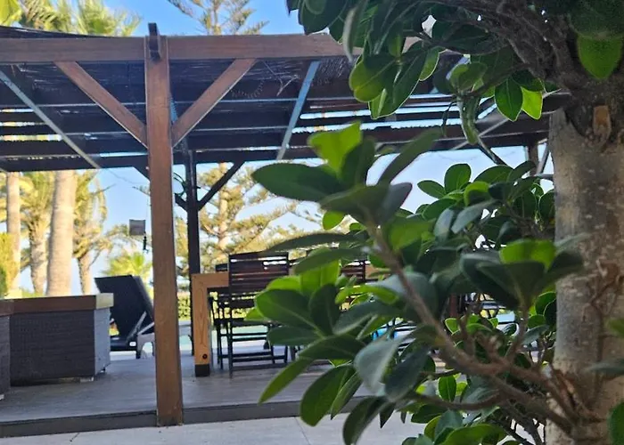 Del Mar Heated Pool マゾトス