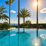 Del Mar Villa *