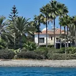 Del Mar Villa *