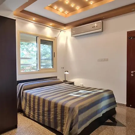 Del Mar Villa *