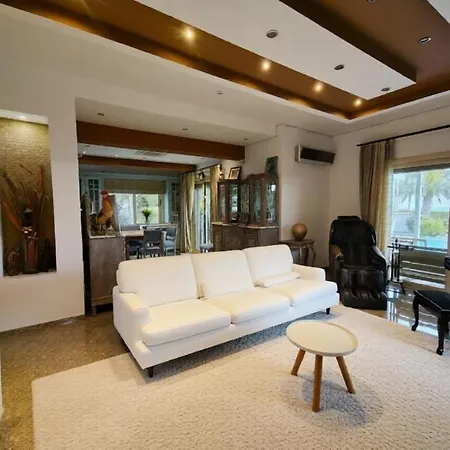 Del Mar With Heated Pool & Villa Mazotos