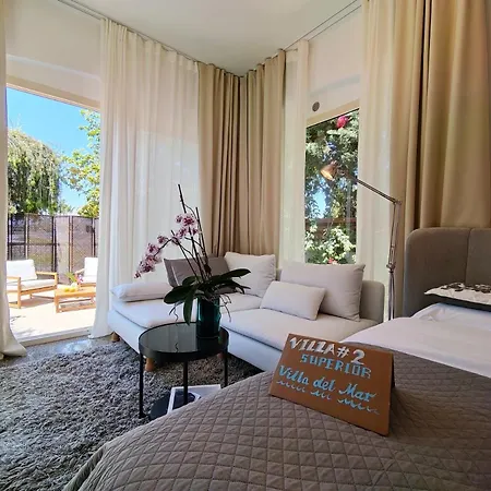 Del Mar With Heated Pool & Mazotos