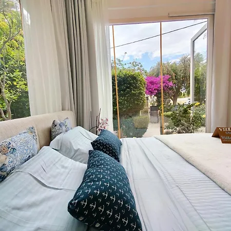 Del Mar With Heated Pool & Villa Mazotos