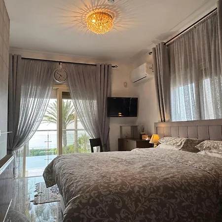 Del Mar With Heated Pool & Villa