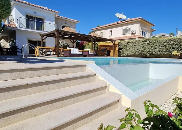 Vila Del Mar Heated Pool