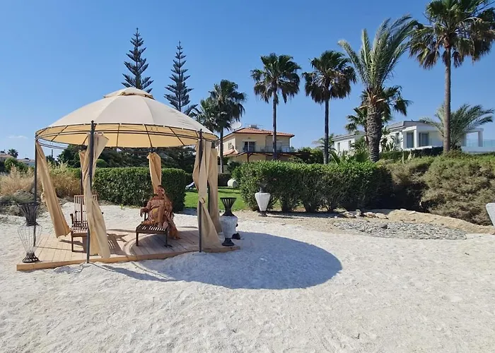 Del Mar Heated Pool Mazotos