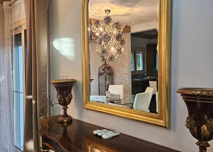 Vila Del Mar Heated Pool