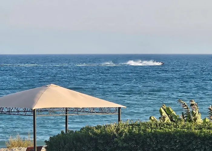 Vila Del Mar Heated Pool