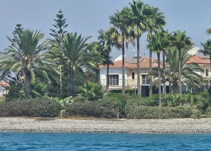 Vila Del Mar Heated Pool